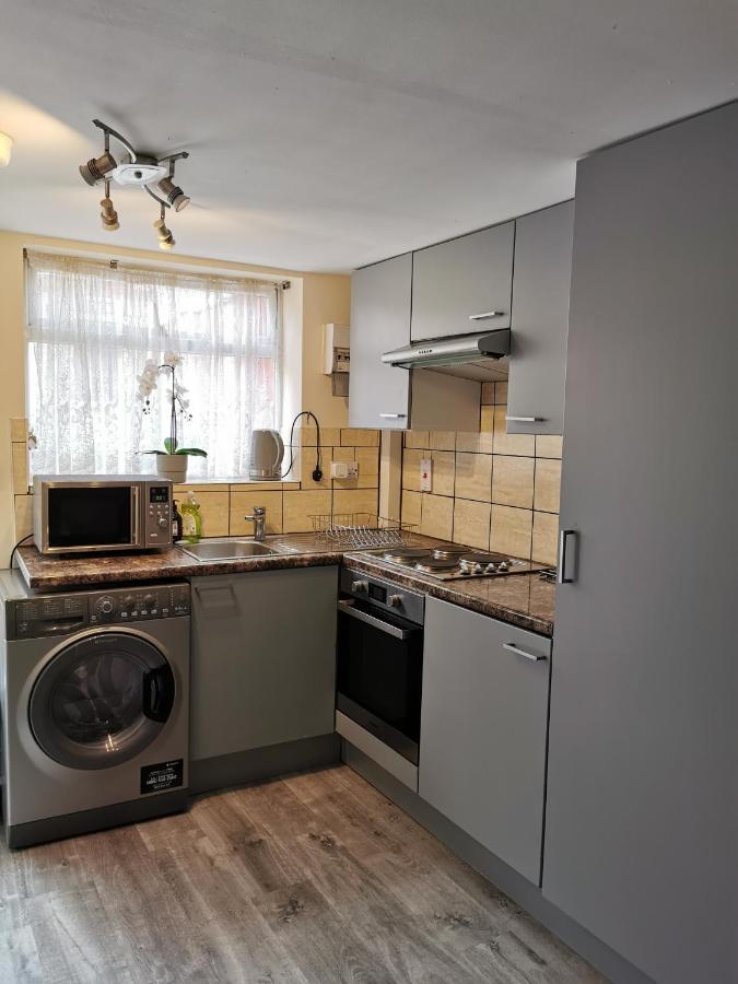 Palaz 1 - 2 Bedroom Garden Flat Edmonton Kültér fotó