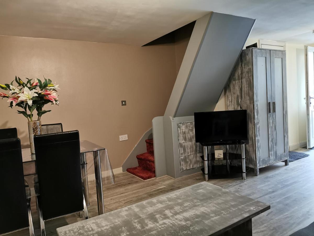 Palaz 1 - 2 Bedroom Garden Flat Edmonton Kültér fotó