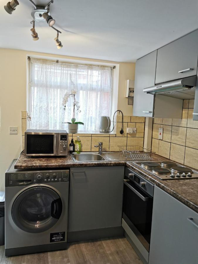 Palaz 1 - 2 Bedroom Garden Flat Edmonton Kültér fotó