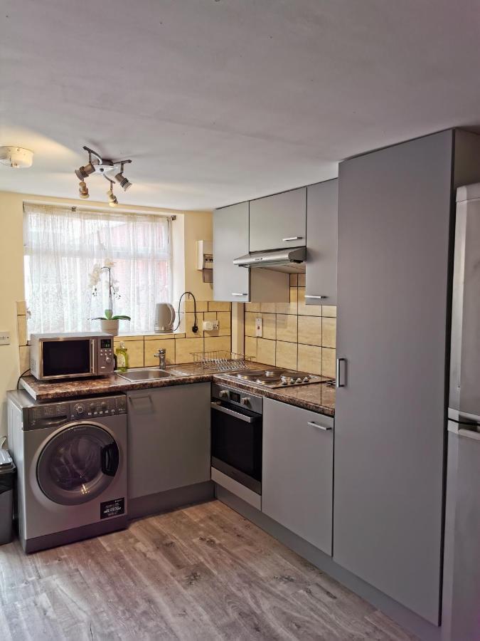 Palaz 1 - 2 Bedroom Garden Flat Edmonton Kültér fotó