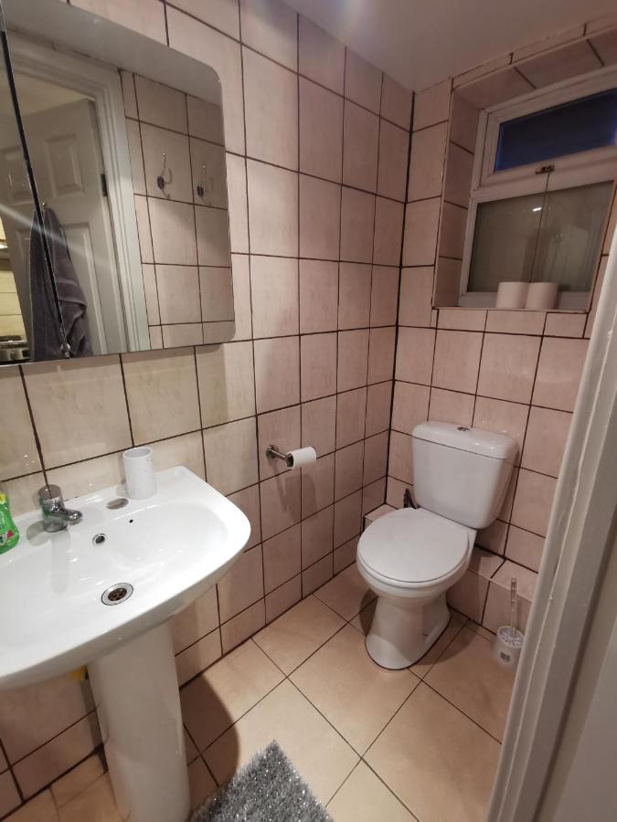 Palaz 1 - 2 Bedroom Garden Flat Edmonton Kültér fotó